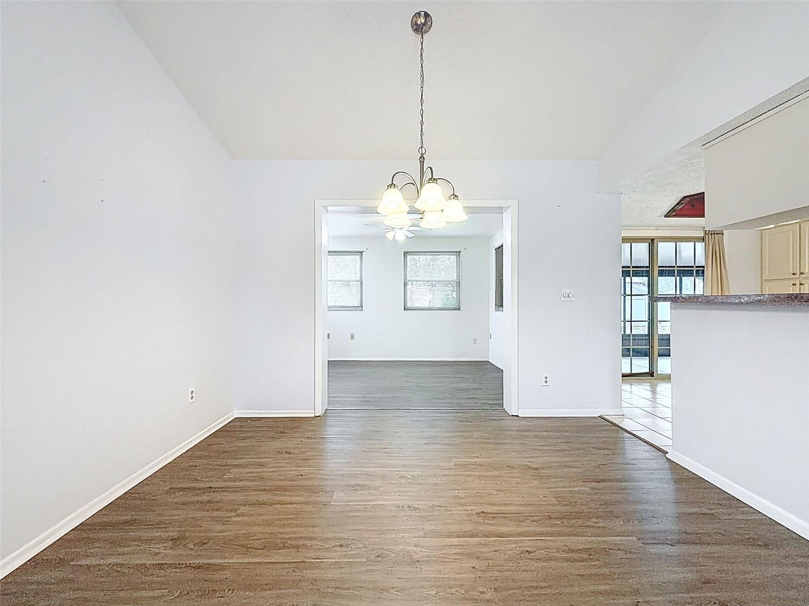 Image 22 of 72 For 1196 Macfarlane Avenue