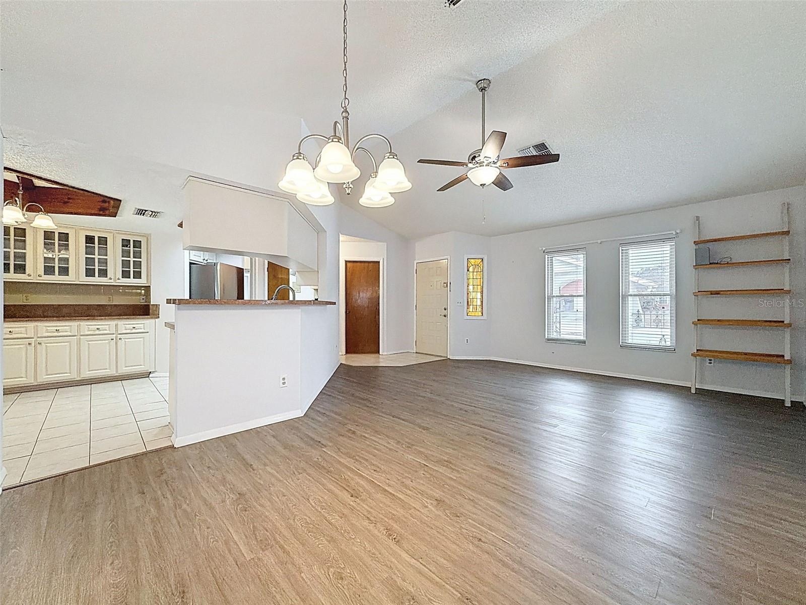 Image 23 of 72 For 1196 Macfarlane Avenue