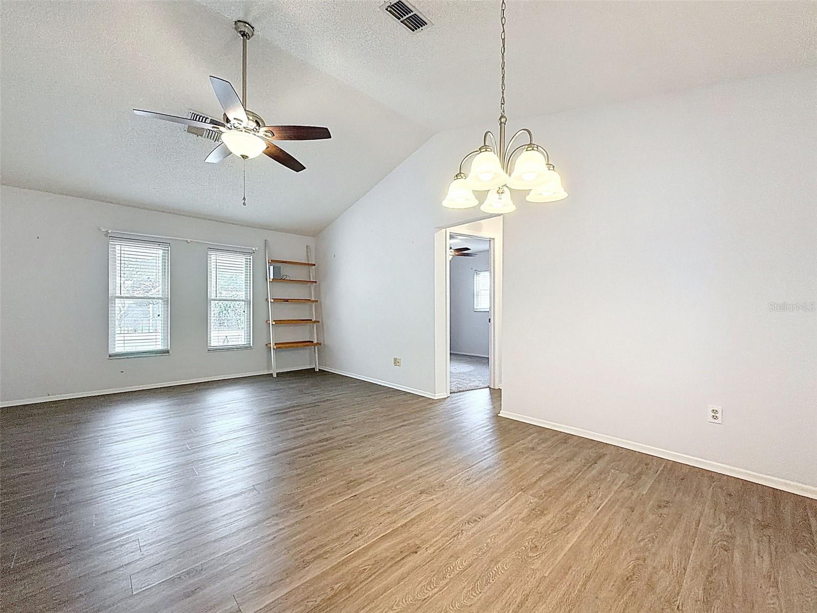 Image 25 of 72 For 1196 Macfarlane Avenue