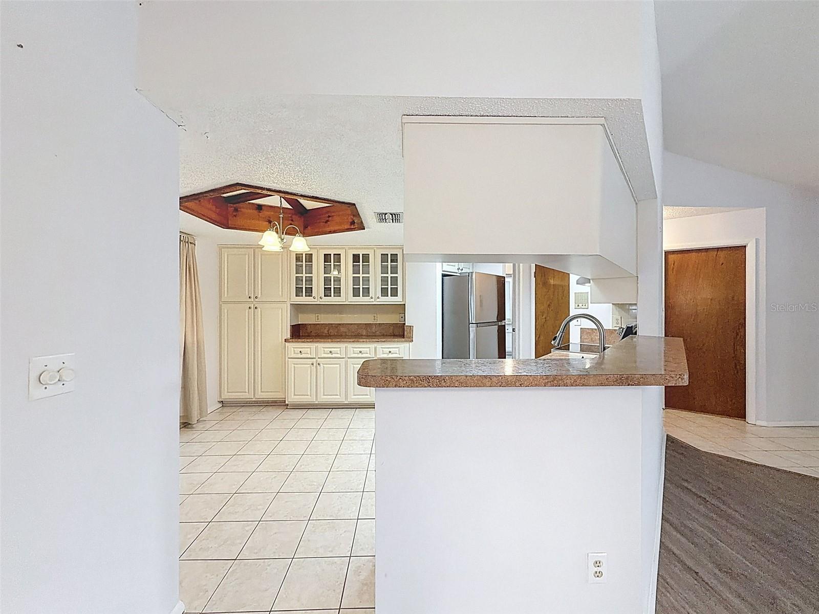 Image 26 of 72 For 1196 Macfarlane Avenue