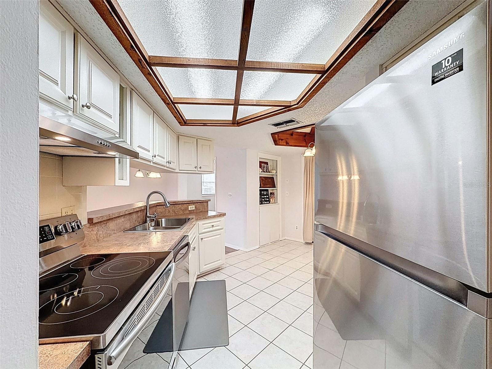 Image 28 of 72 For 1196 Macfarlane Avenue