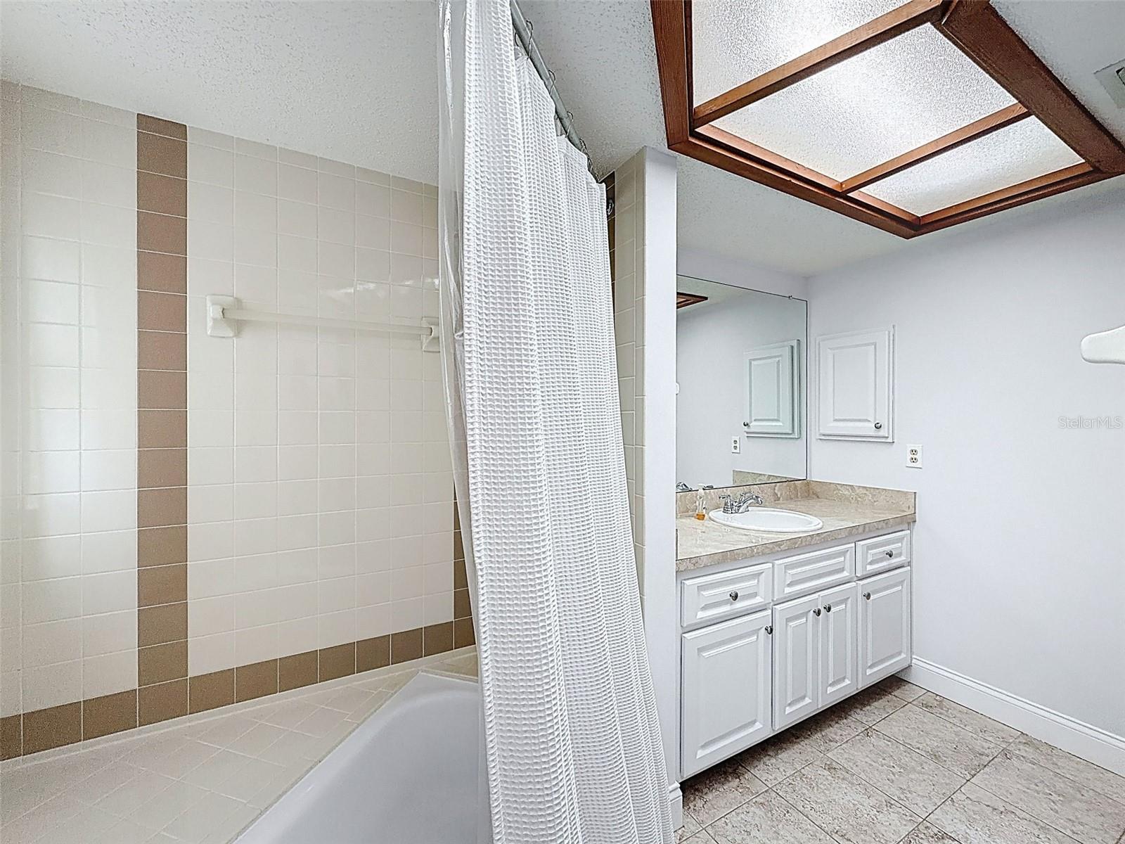 Image 44 of 72 For 1196 Macfarlane Avenue