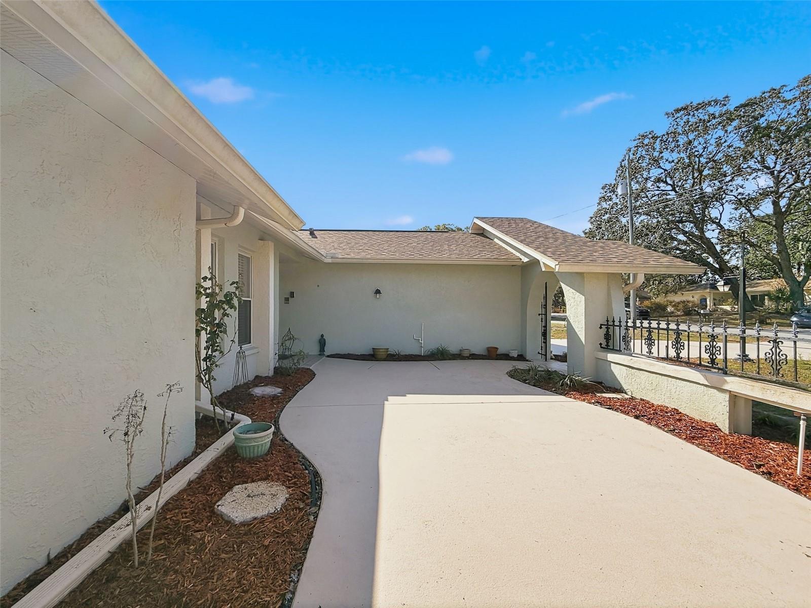 Image 6 of 72 For 1196 Macfarlane Avenue