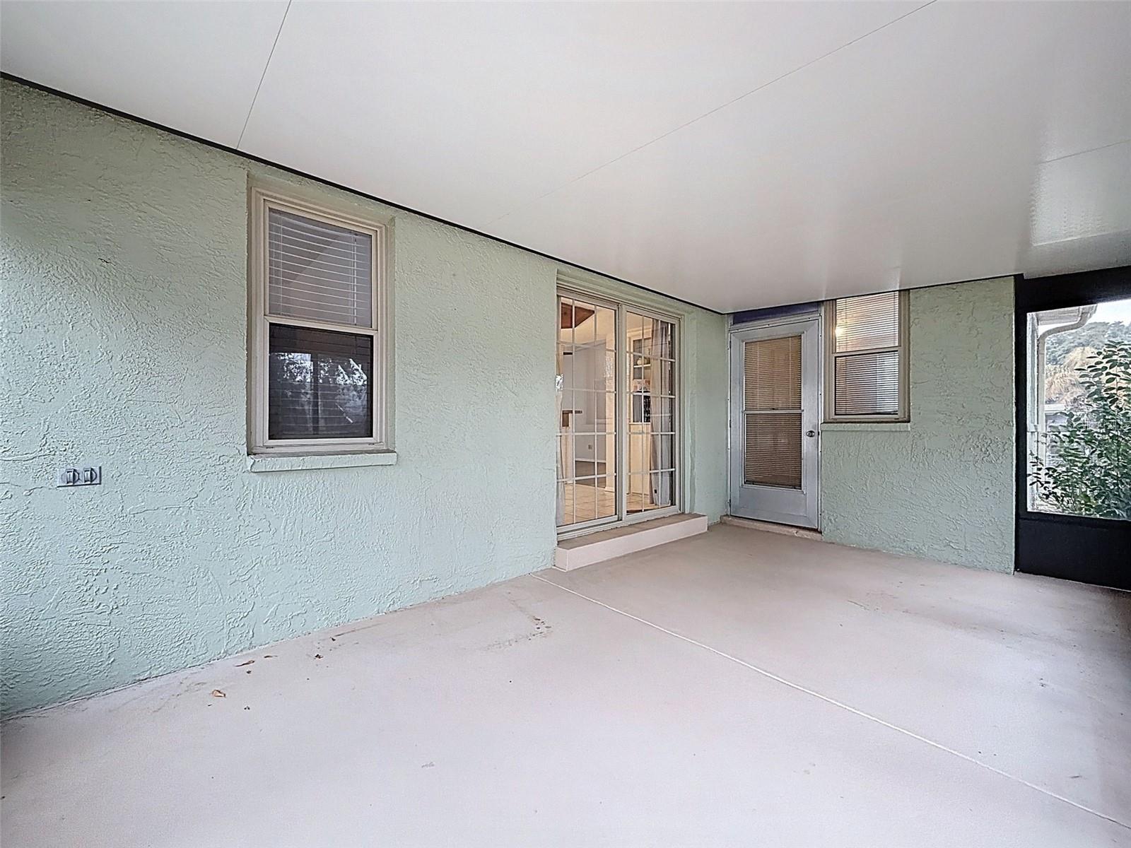 Image 60 of 72 For 1196 Macfarlane Avenue