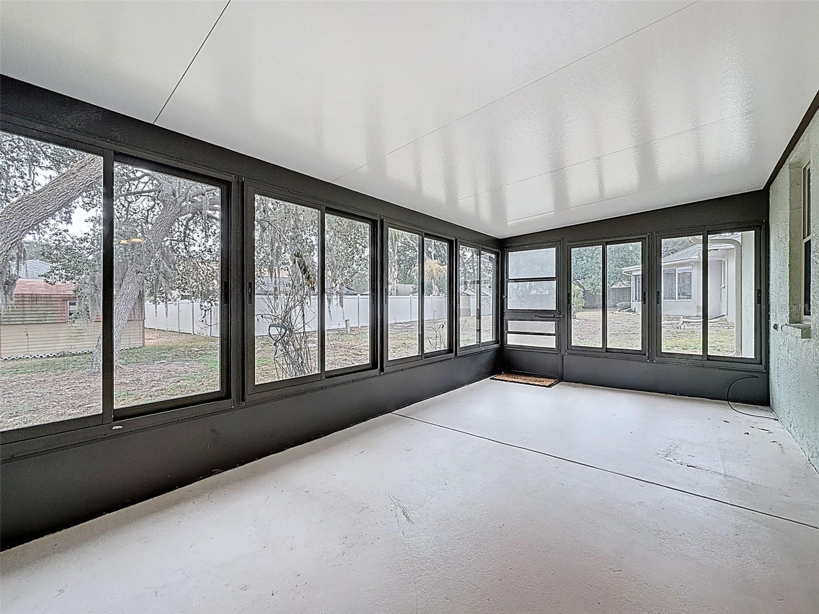 Image 62 of 72 For 1196 Macfarlane Avenue