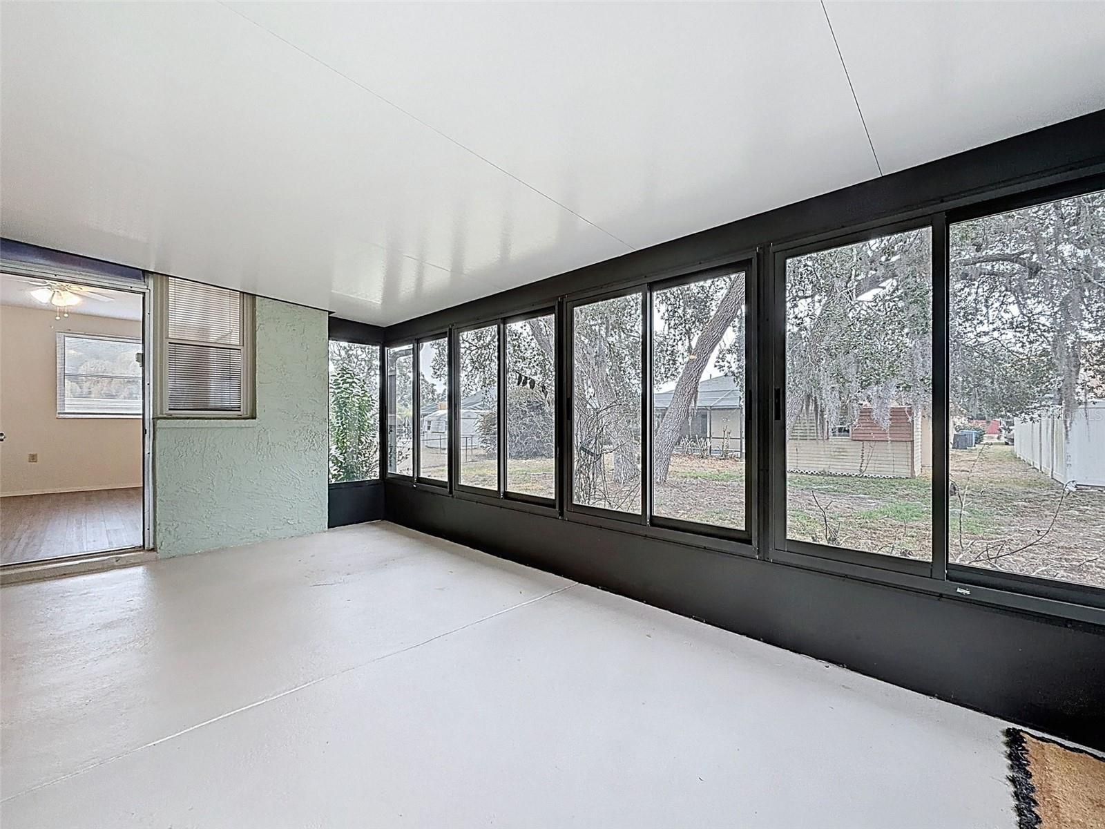 Image 63 of 72 For 1196 Macfarlane Avenue