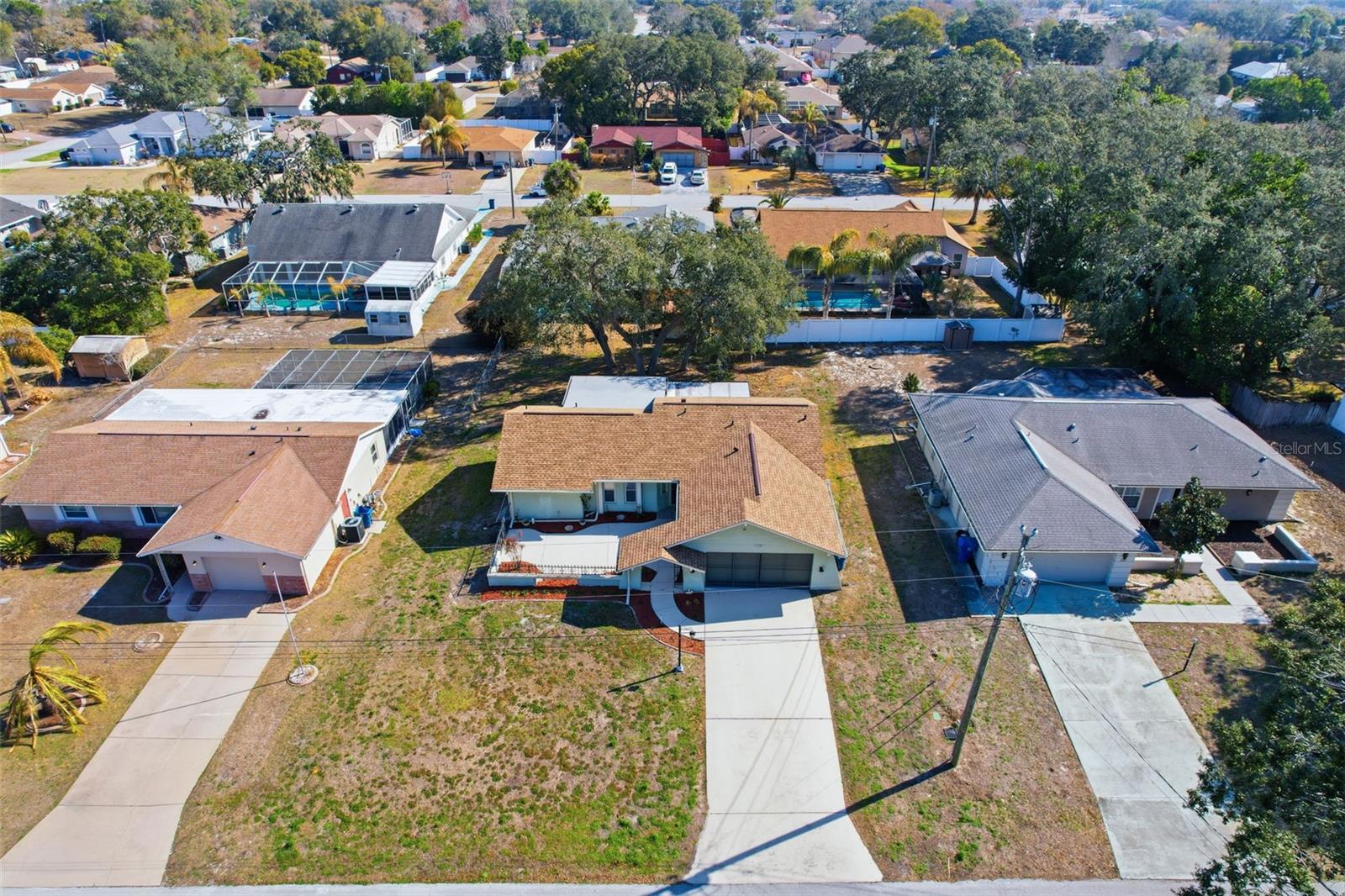 Image 8 of 72 For 1196 Macfarlane Avenue