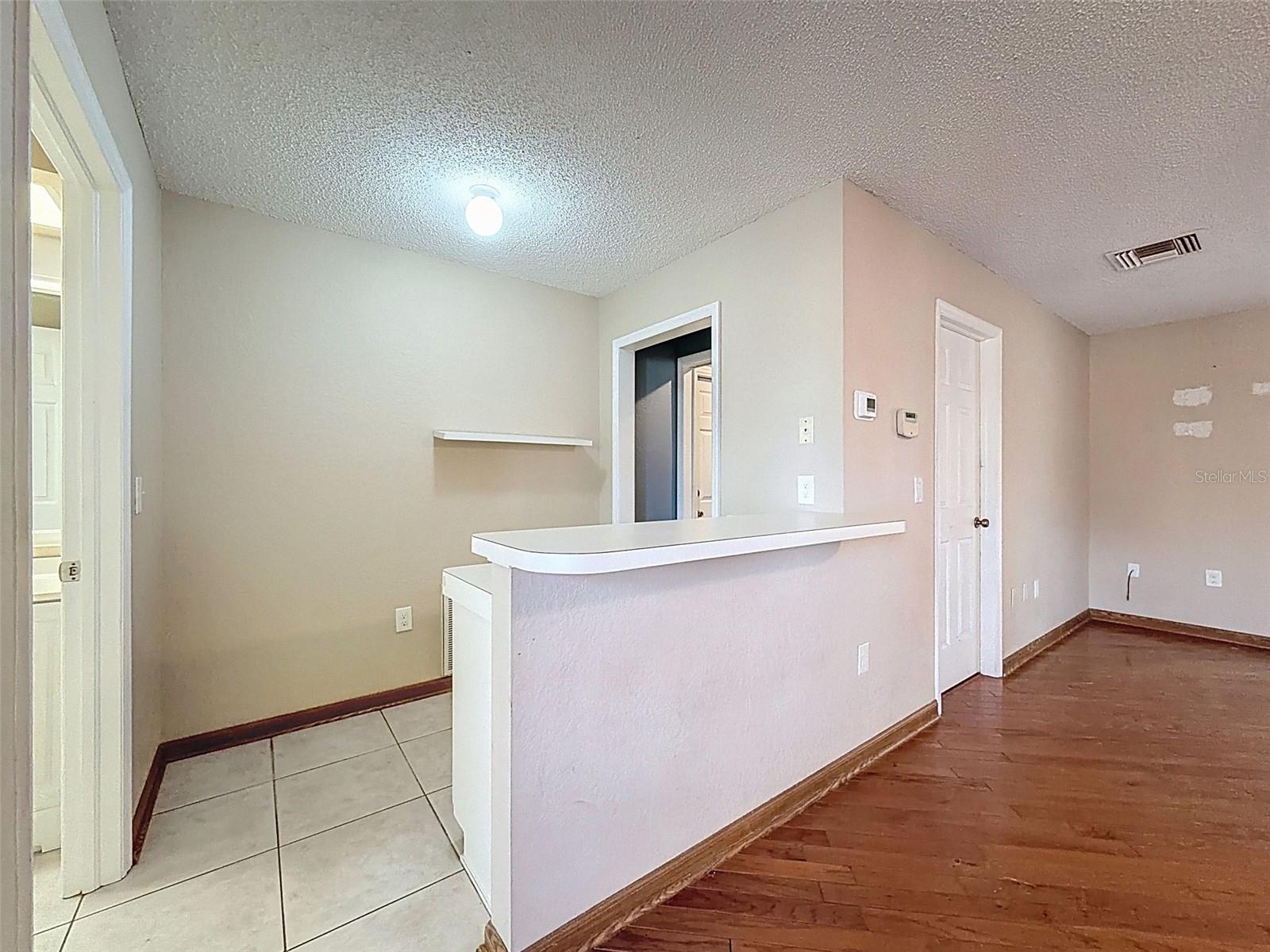 Listing photo id 14 for 132 Forest Wood Court