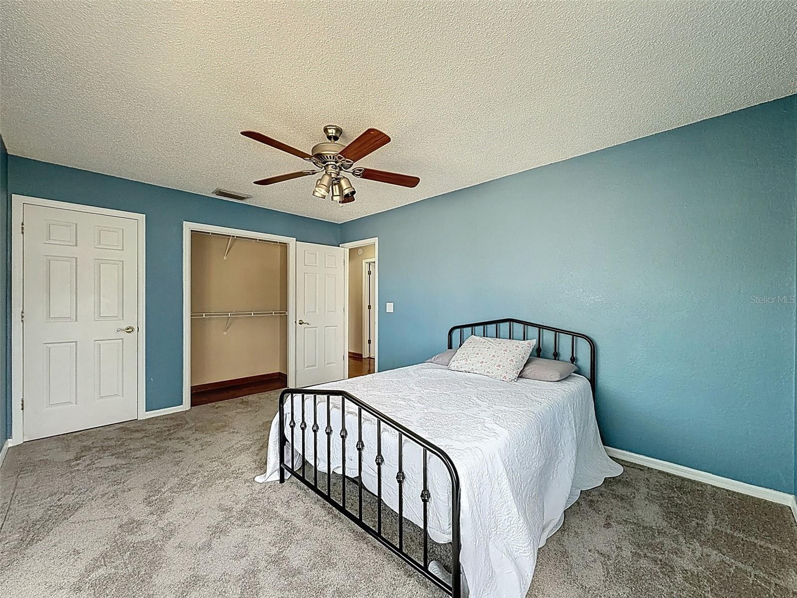 Listing photo id 29 for 132 Forest Wood Court