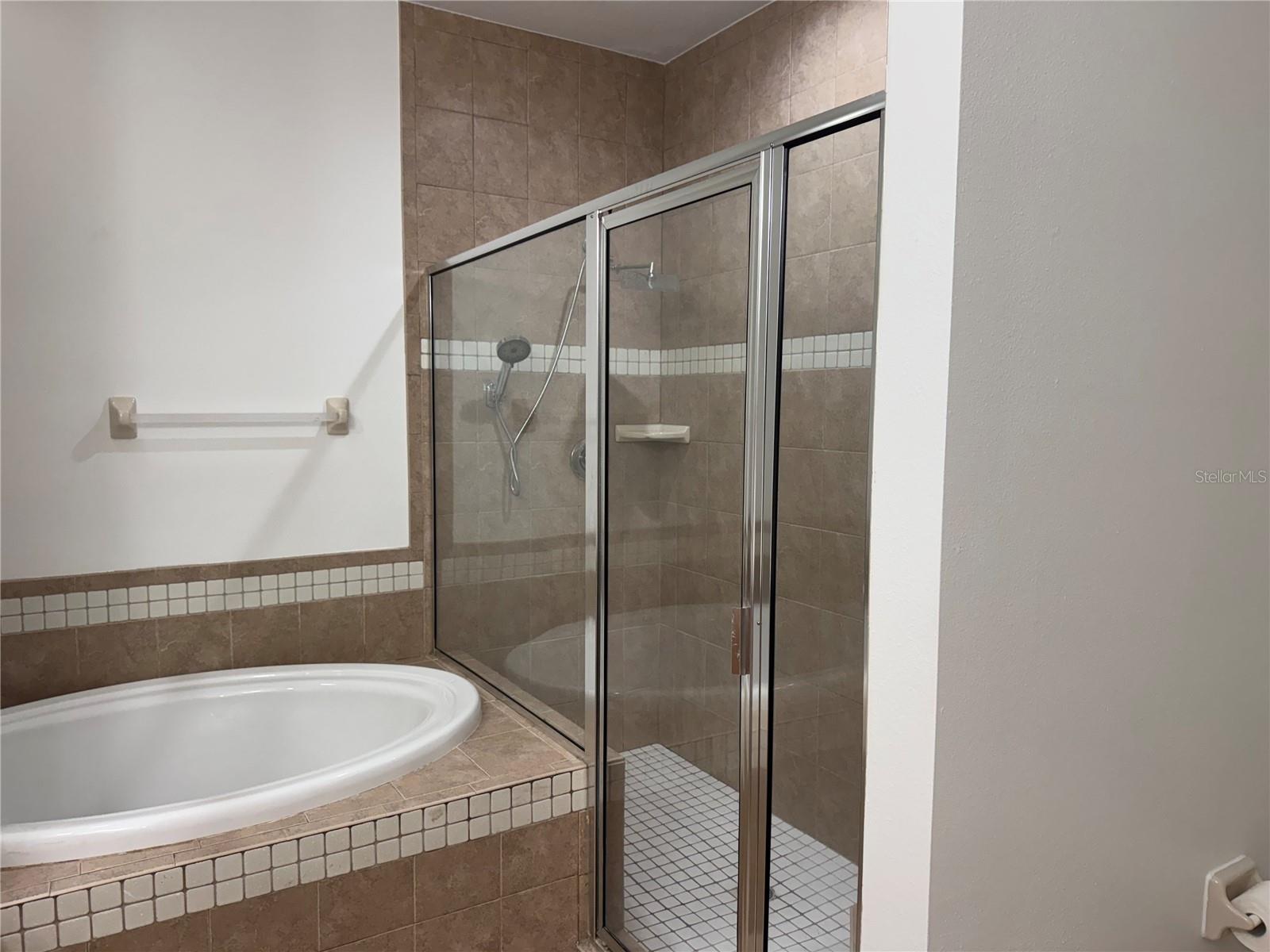 Image 18 of 26 For 21007 Sunpoint Way 202