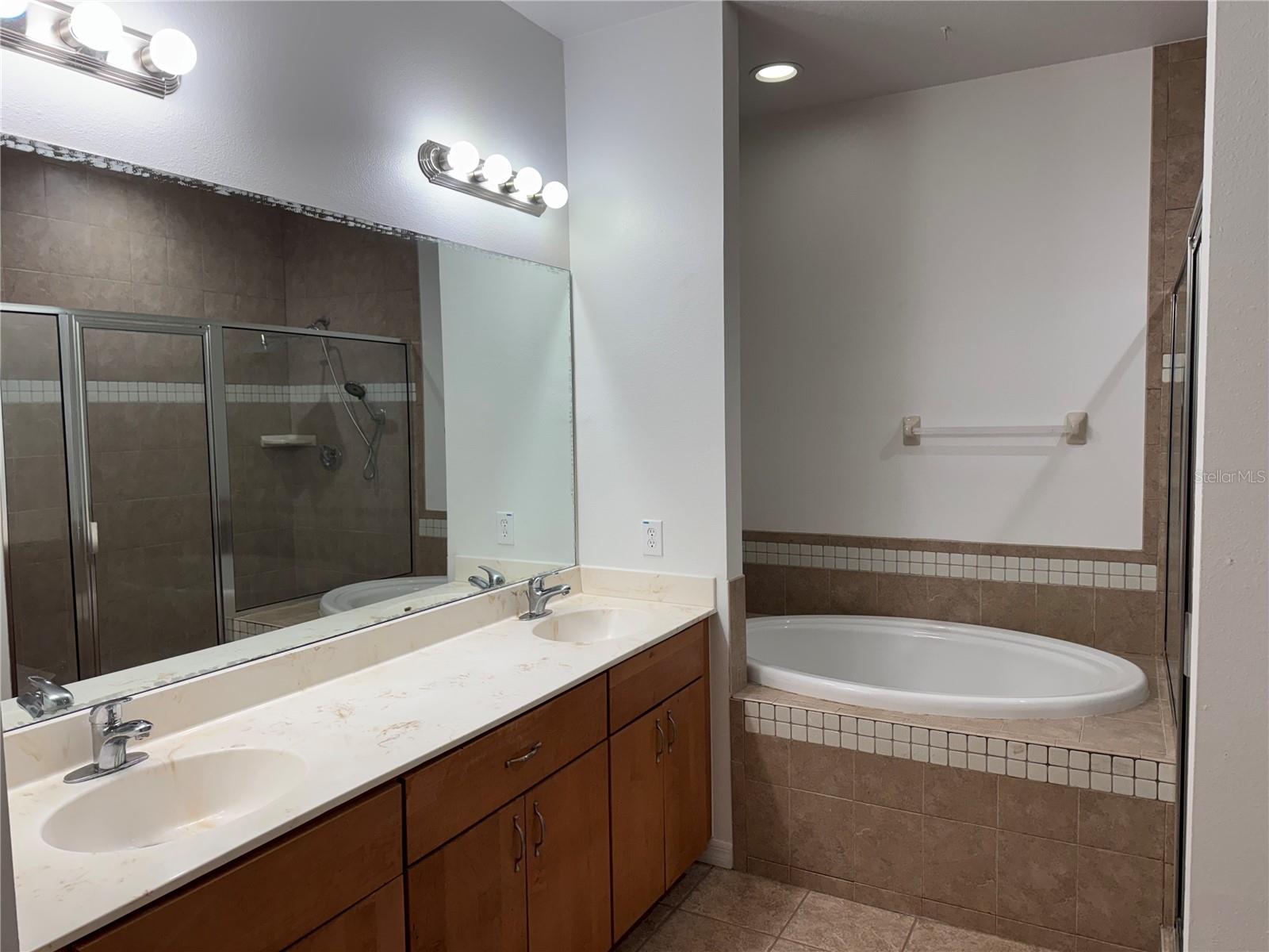 Image 19 of 26 For 21007 Sunpoint Way 202