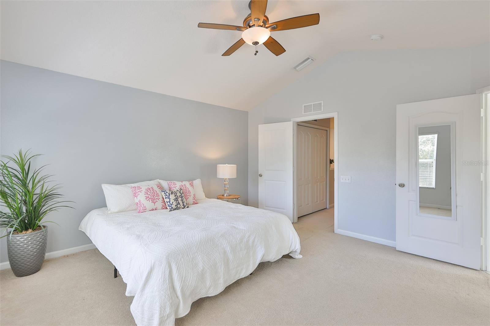 Listing photo id 16 for 4611 Barnstead Drive