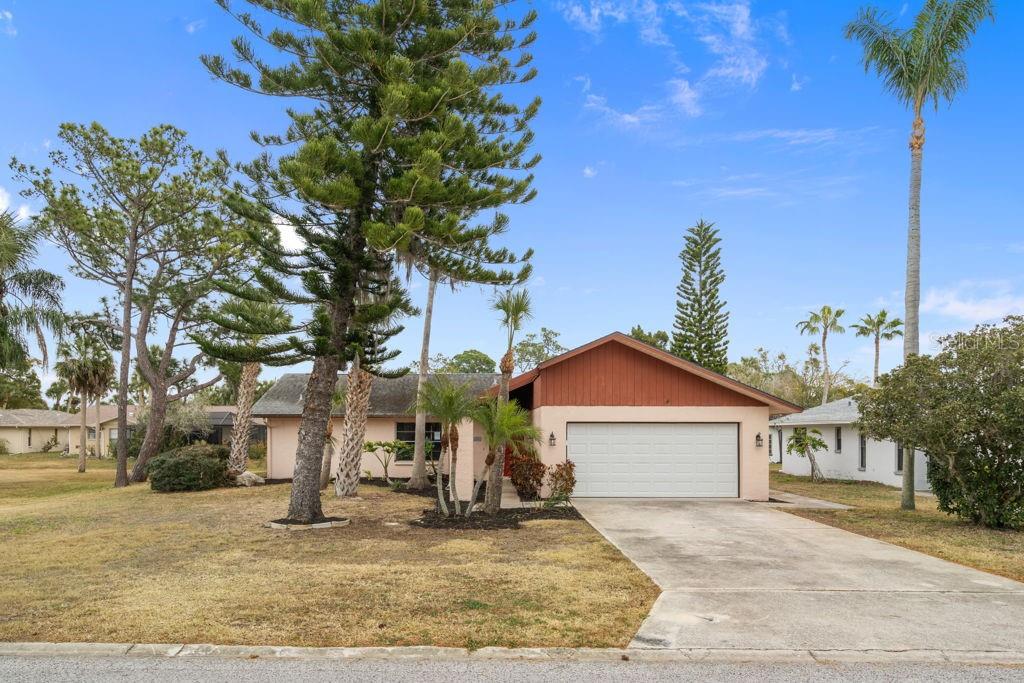 Image 2 of 62 For 5524 Gridley Lane