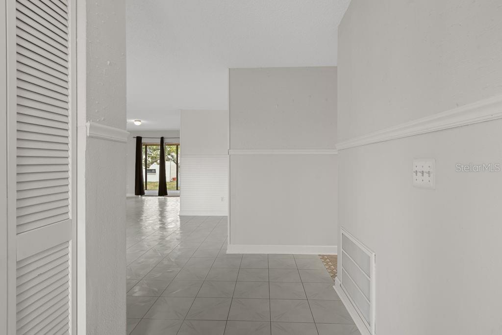 Image 5 of 62 For 5524 Gridley Lane