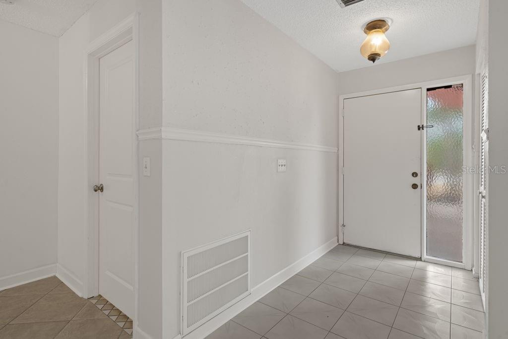 Image 6 of 62 For 5524 Gridley Lane