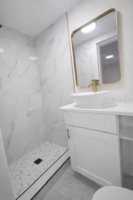 Image 18 of 23 For 12229 Bear Claw Loop