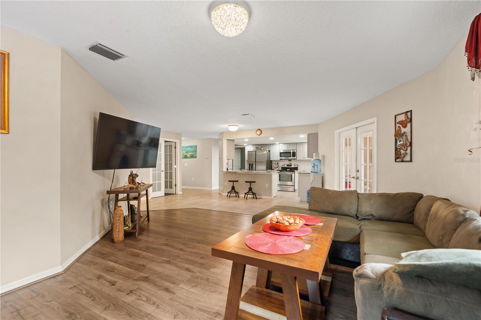 Image 10 of 28 For 7466 Apache Trail