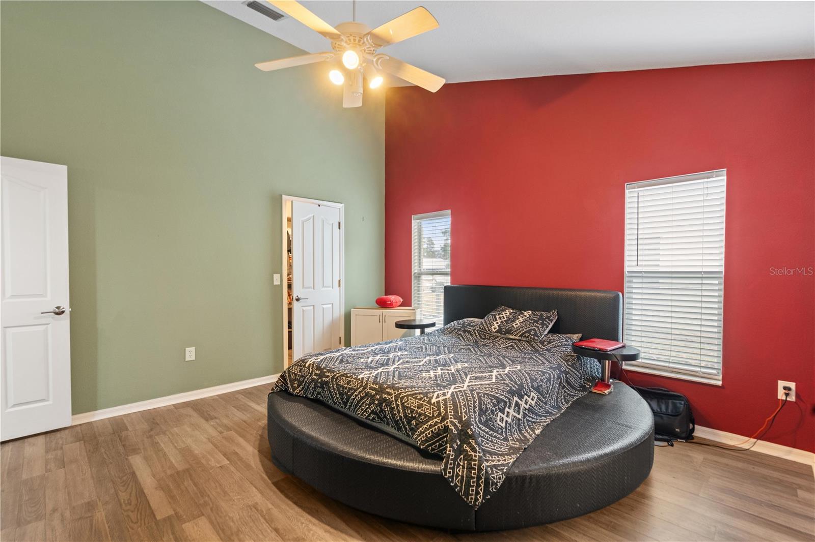 Image 18 of 28 For 7466 Apache Trail