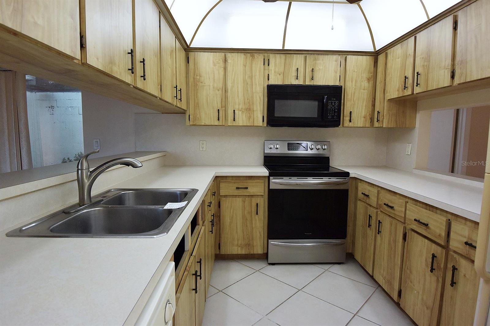 Image 10 of 34 For 5645 Hamilton Harbor Drive