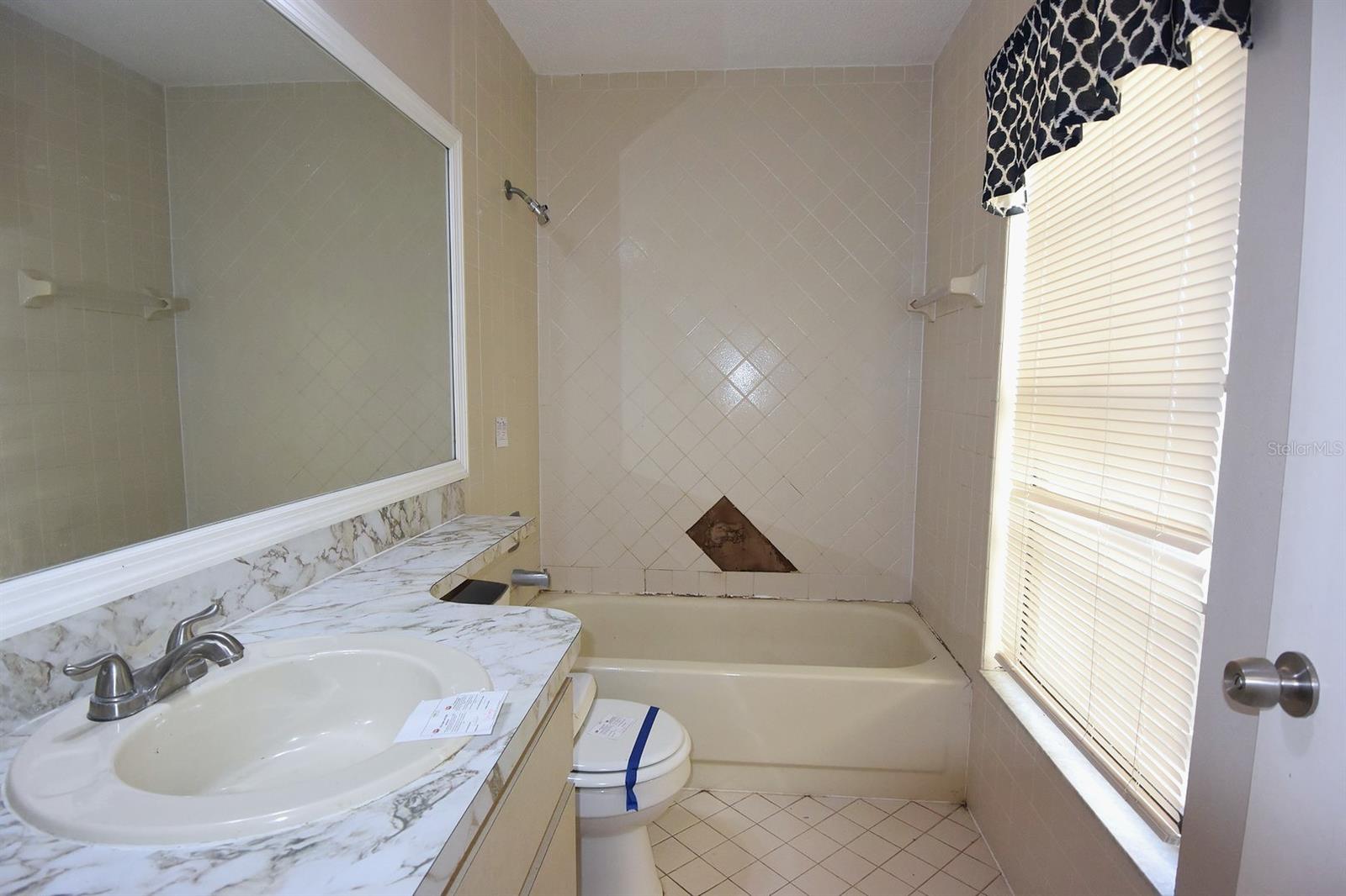 Image 24 of 34 For 5645 Hamilton Harbor Drive