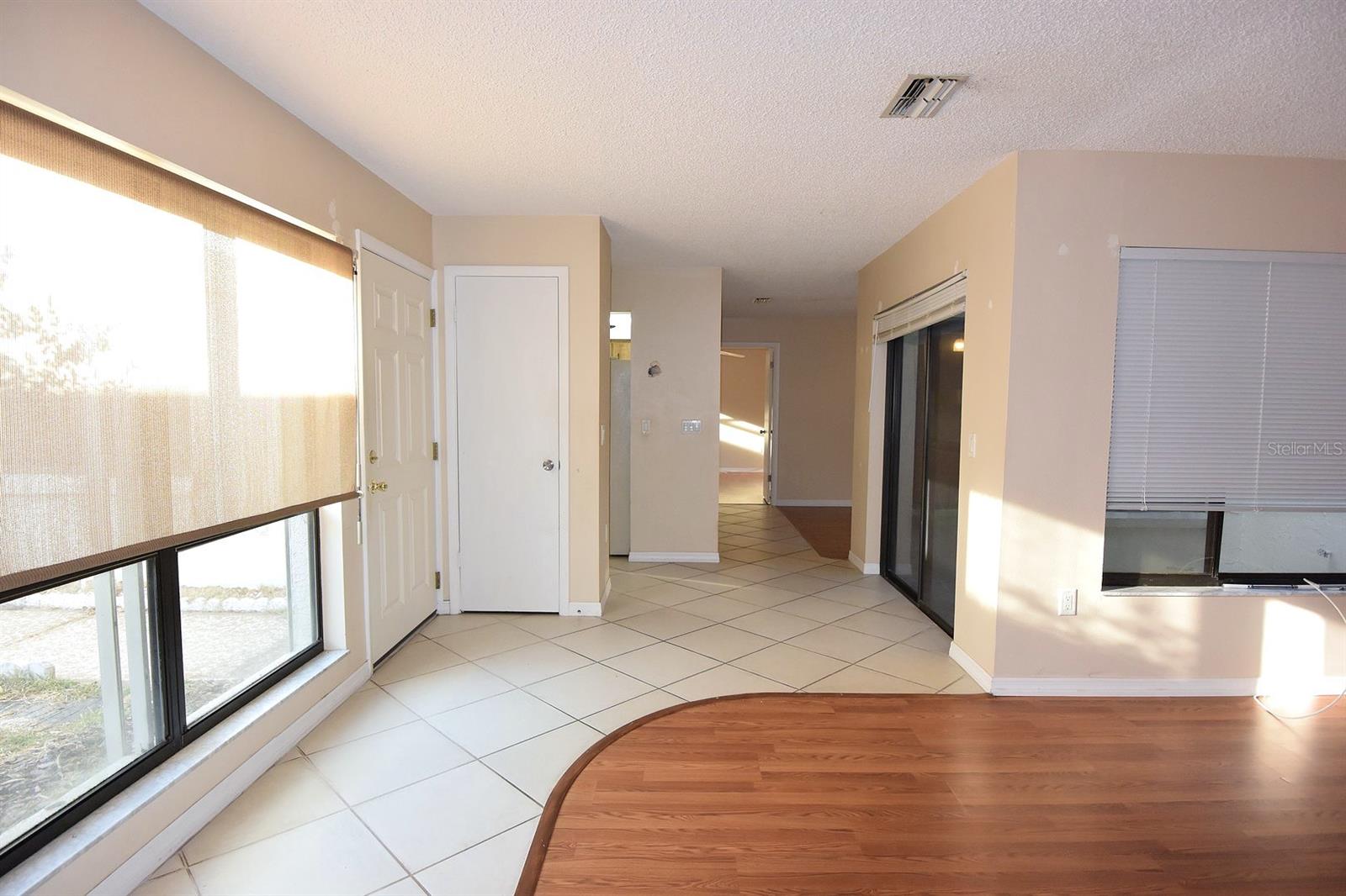 Image 6 of 34 For 5645 Hamilton Harbor Drive