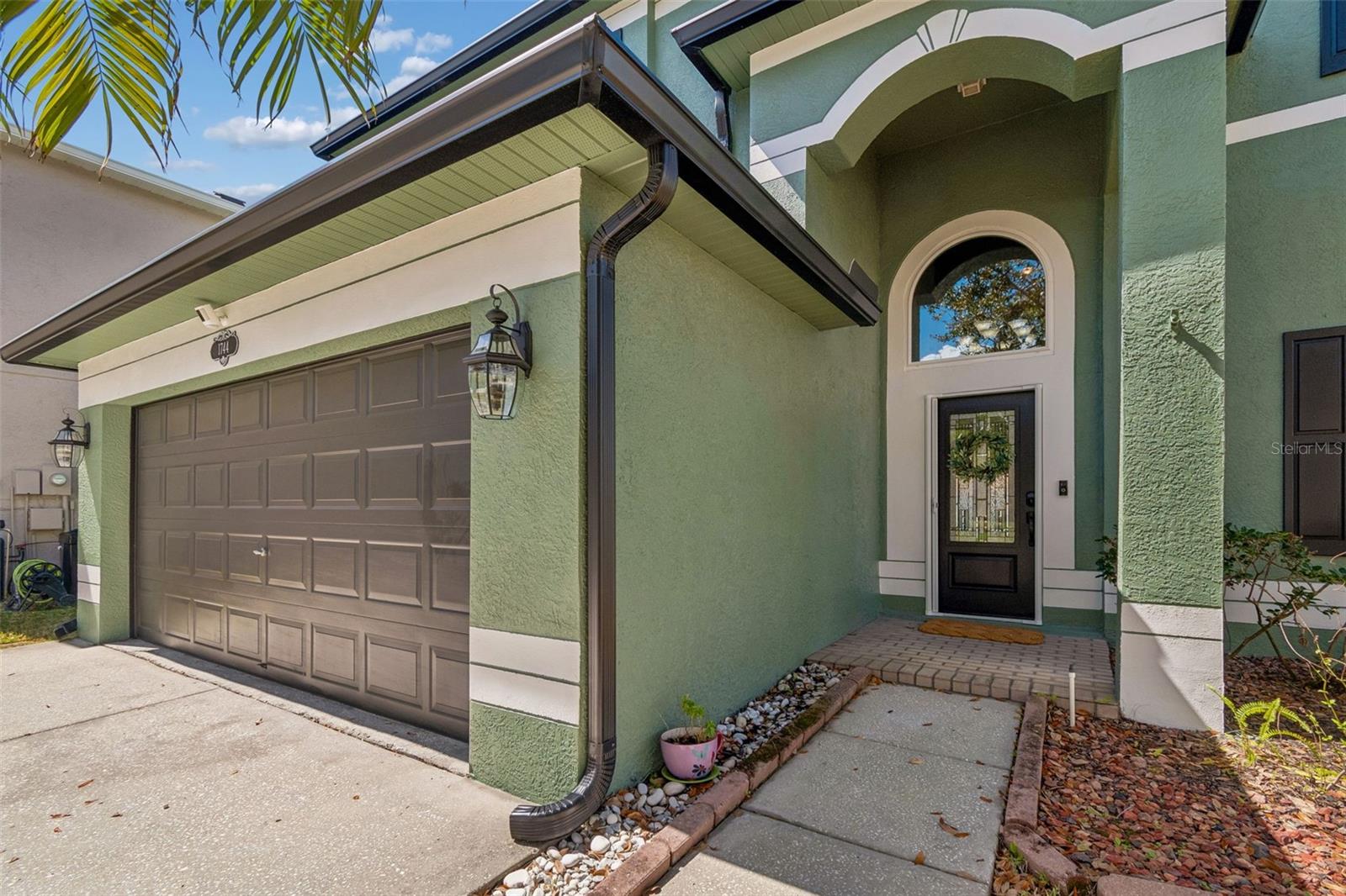 Listing photo id 8 for 1744 Mapleleaf Boulevard