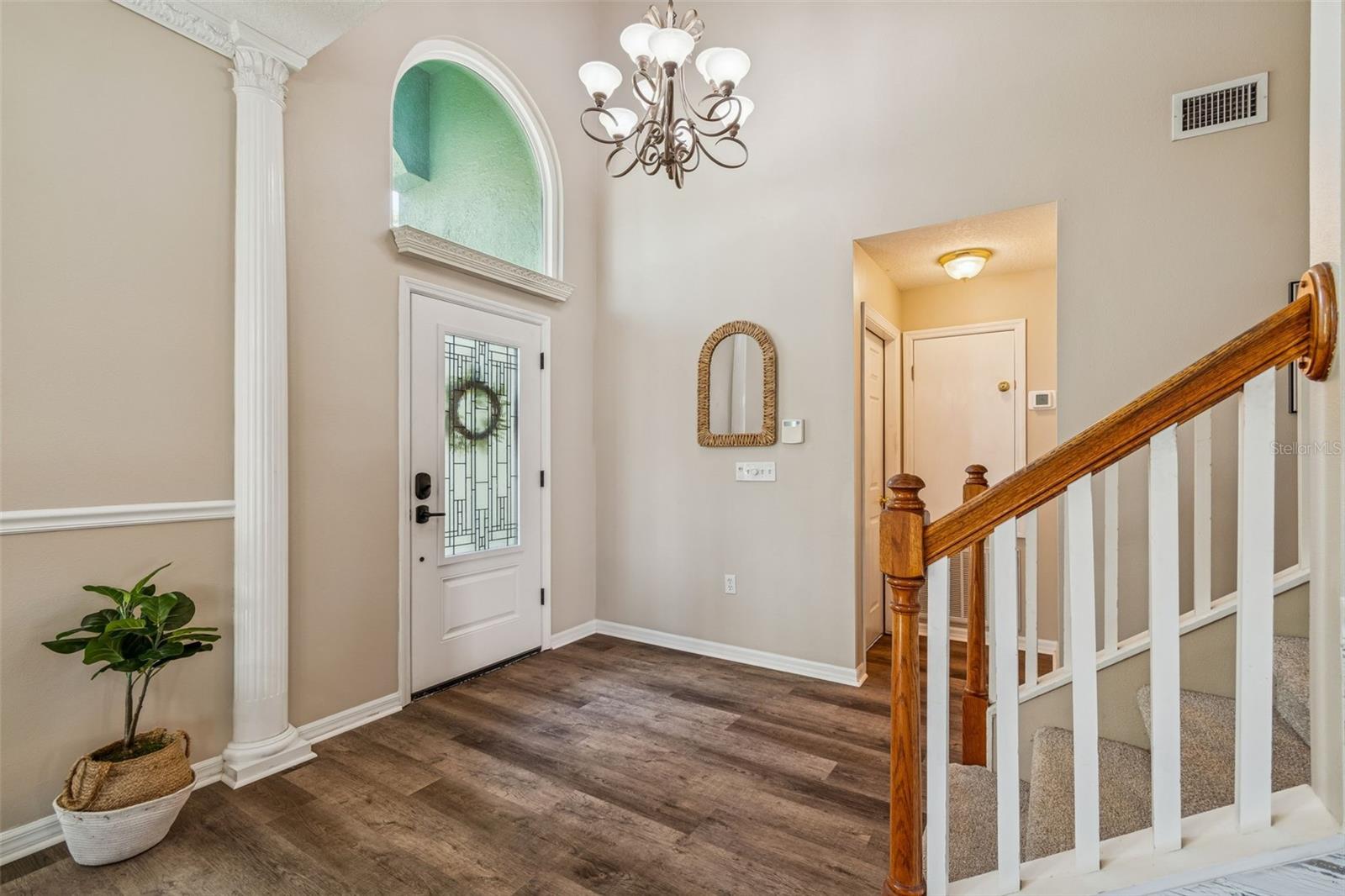 Listing photo id 9 for 1744 Mapleleaf Boulevard