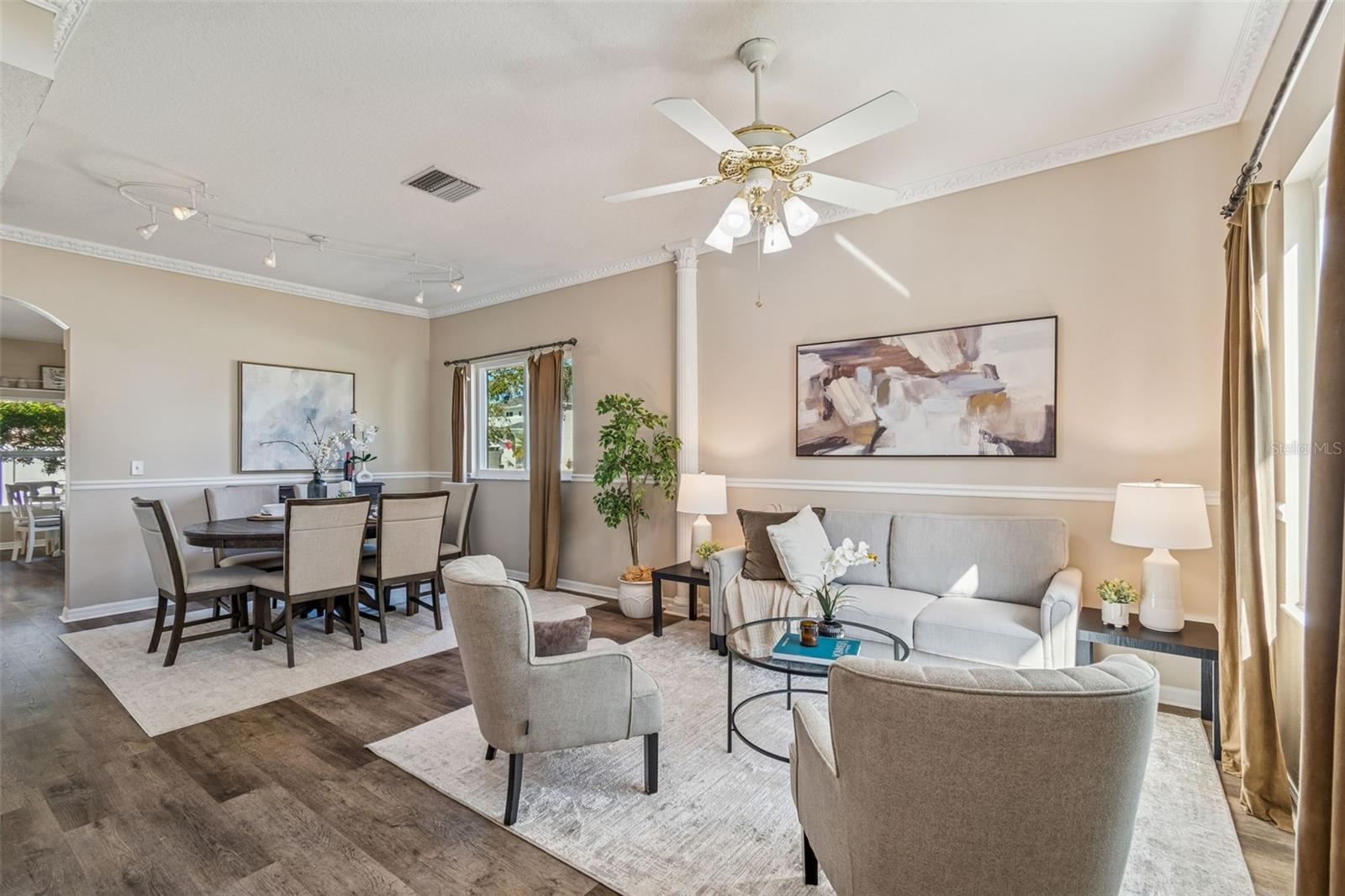 Listing photo id 14 for 1744 Mapleleaf Boulevard