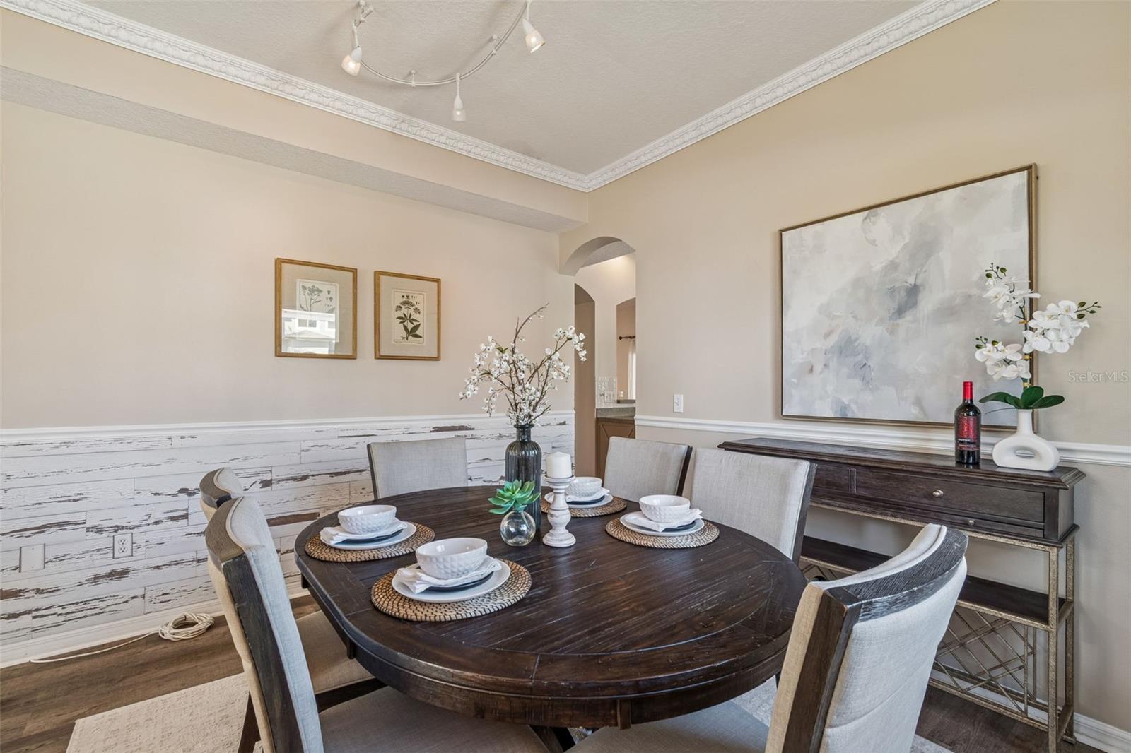 Listing photo id 17 for 1744 Mapleleaf Boulevard