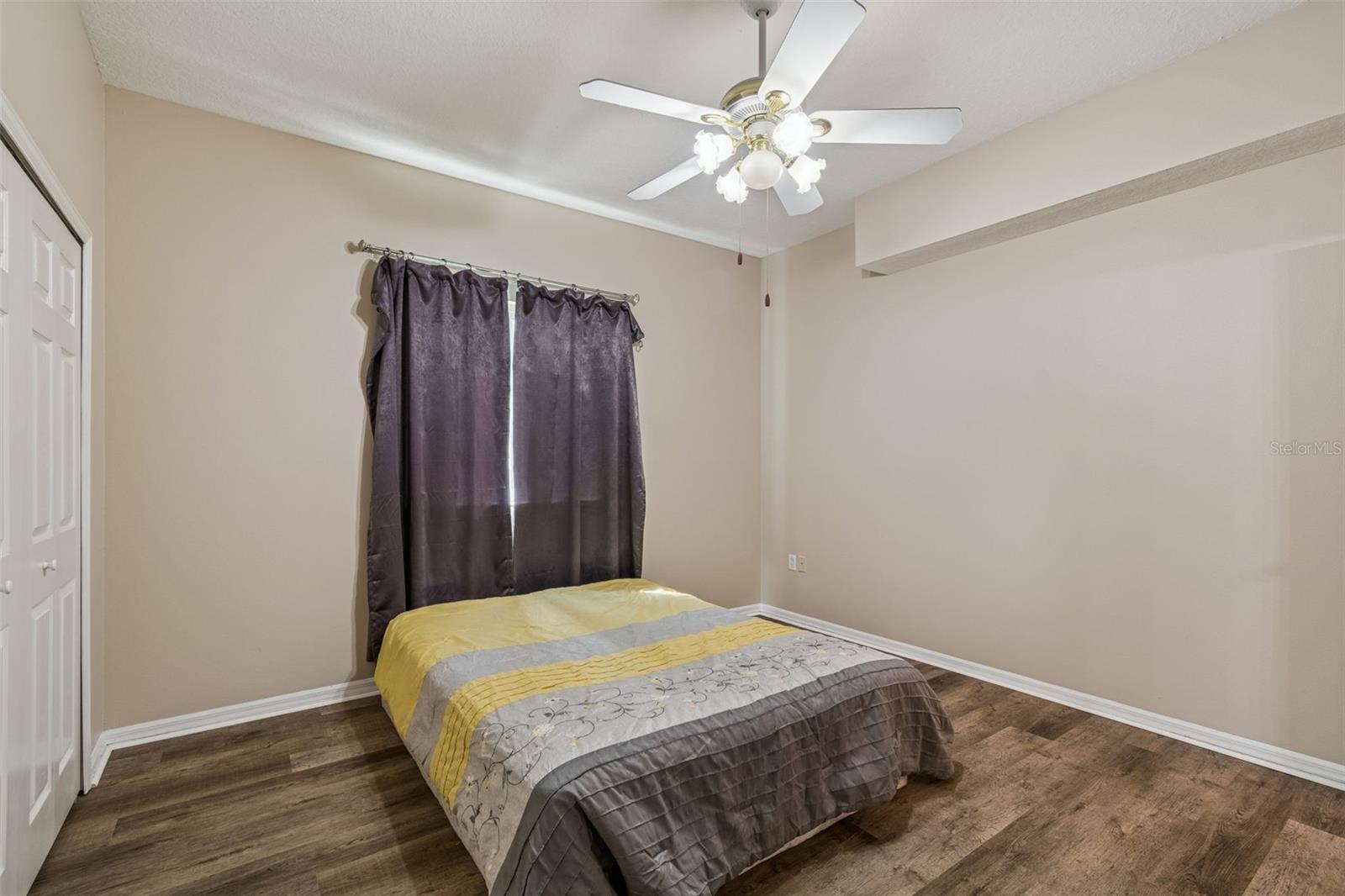 Listing photo id 23 for 1744 Mapleleaf Boulevard