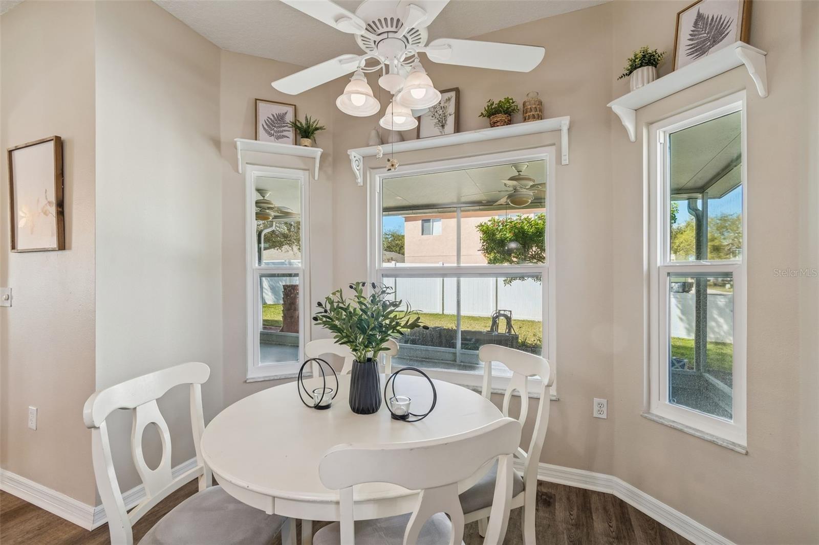 Listing photo id 35 for 1744 Mapleleaf Boulevard