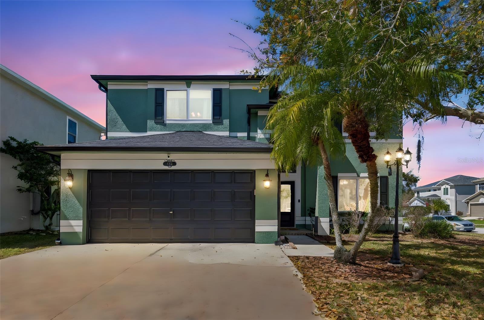 Listing photo id 2 for 1744 Mapleleaf Boulevard