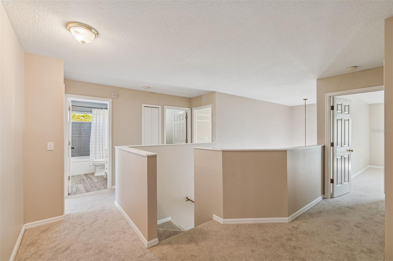 Listing photo id 45 for 1744 Mapleleaf Boulevard