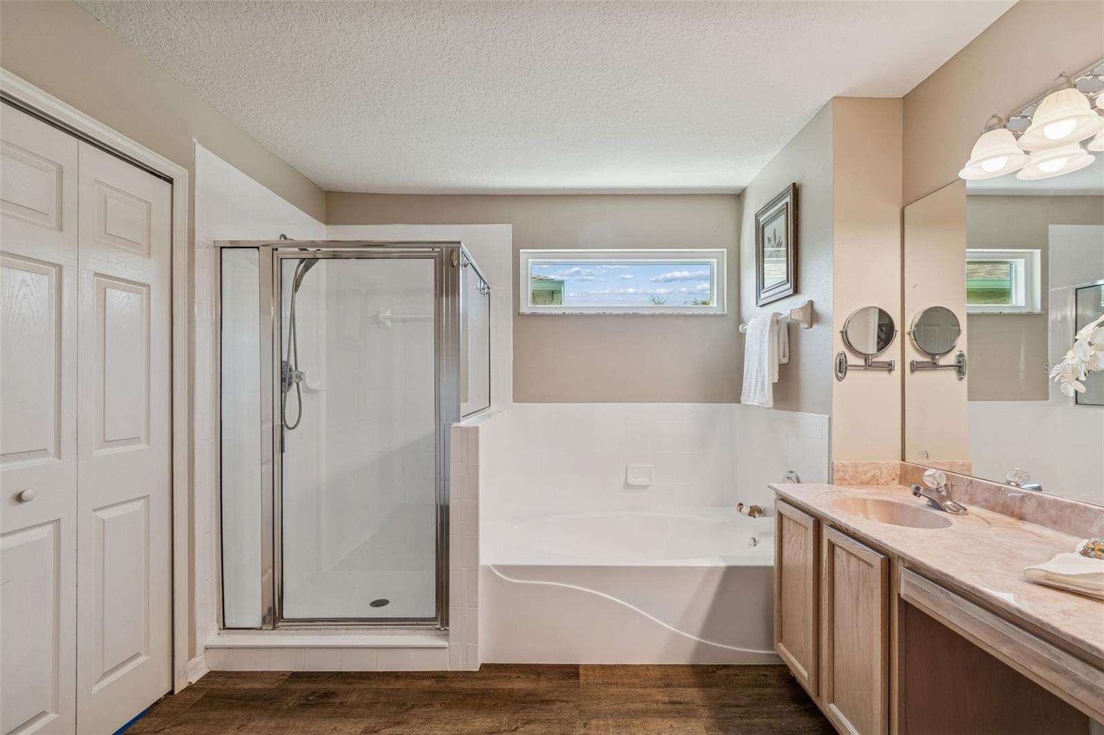 Listing photo id 51 for 1744 Mapleleaf Boulevard