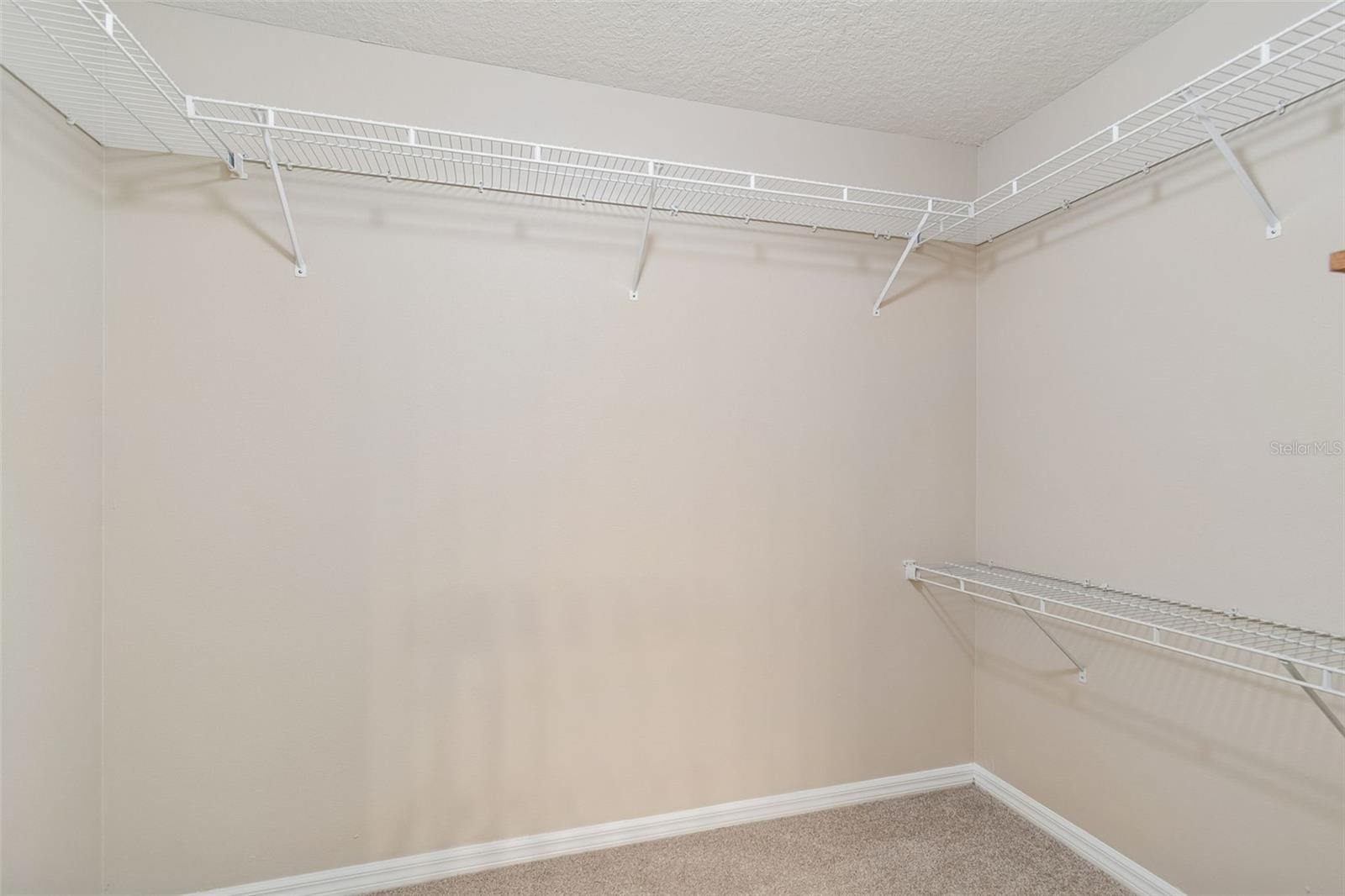 Listing photo id 53 for 1744 Mapleleaf Boulevard