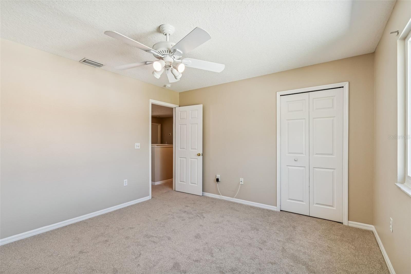 Listing photo id 59 for 1744 Mapleleaf Boulevard