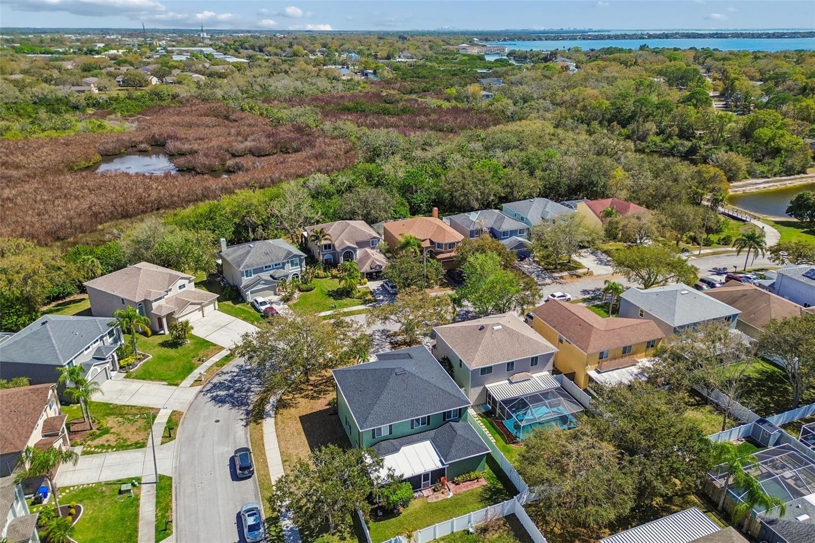 Listing photo id 80 for 1744 Mapleleaf Boulevard