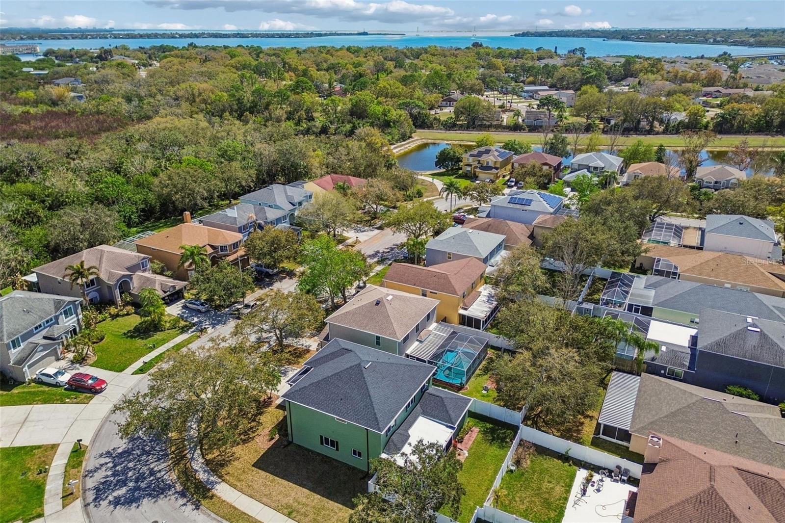 Listing photo id 81 for 1744 Mapleleaf Boulevard