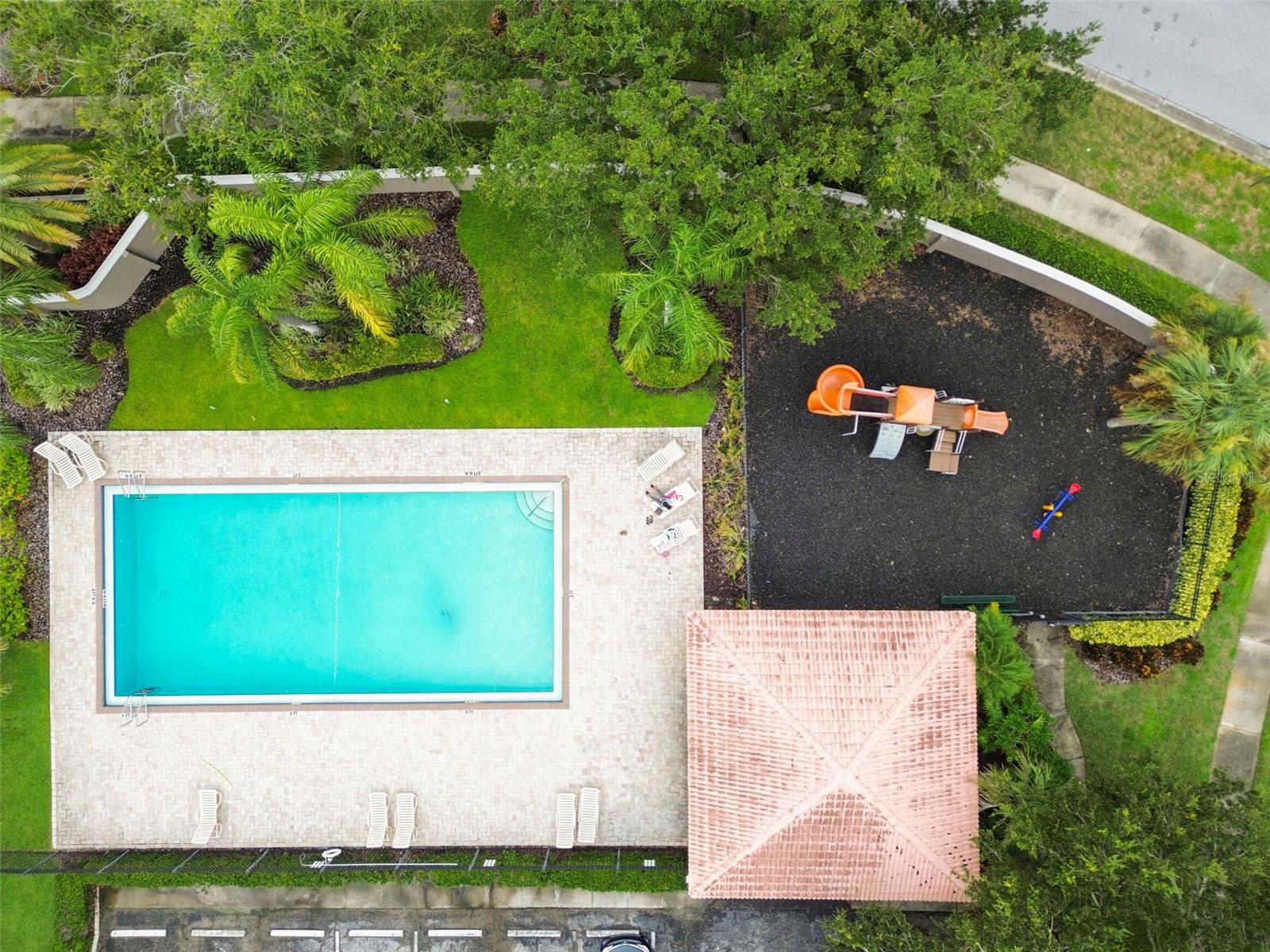 Listing photo id 82 for 1744 Mapleleaf Boulevard