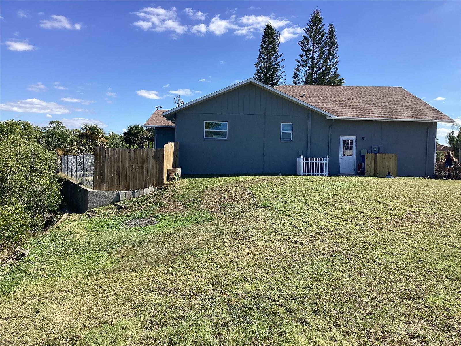 Image 10 of 82 For 6426 Drake Court