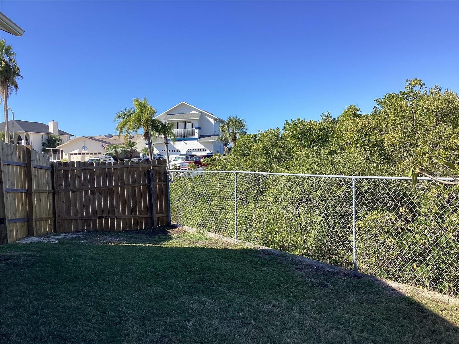 Image 12 of 82 For 6426 Drake Court