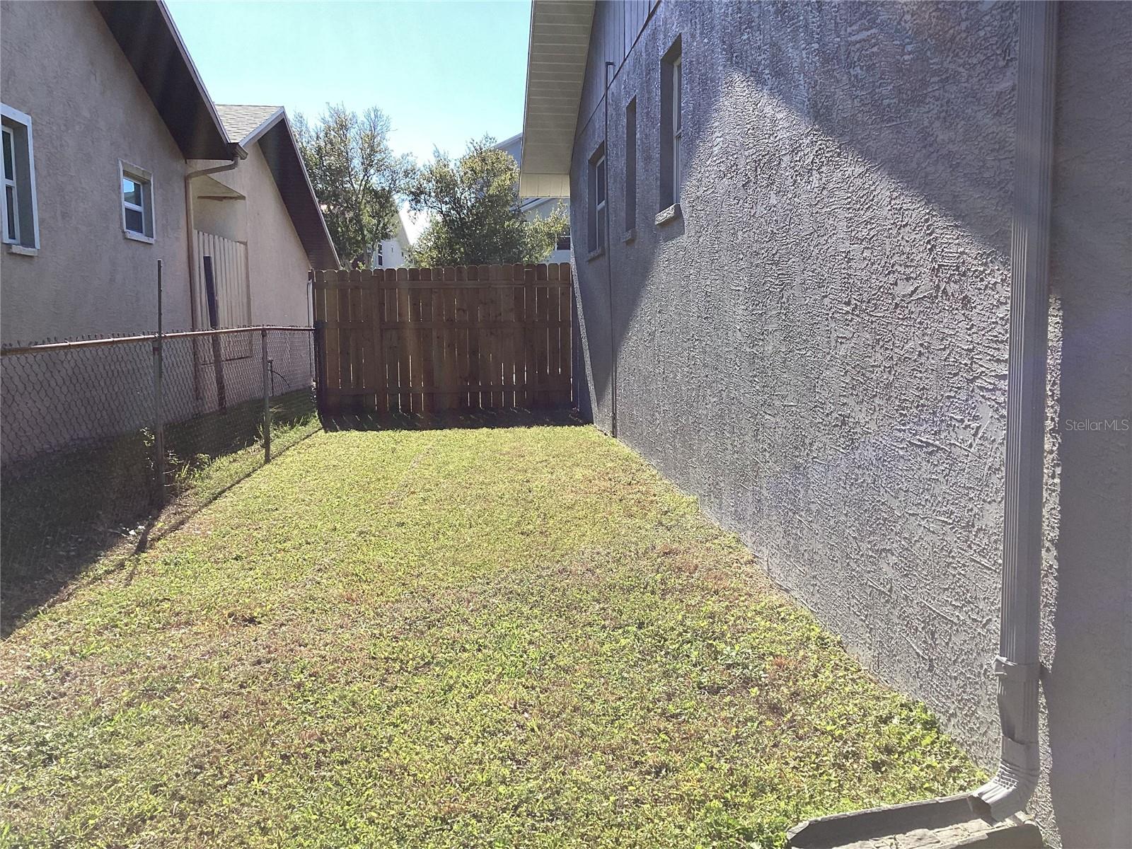 Image 13 of 82 For 6426 Drake Court