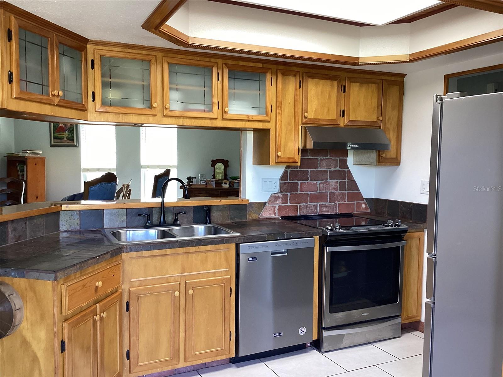 Image 18 of 82 For 6426 Drake Court