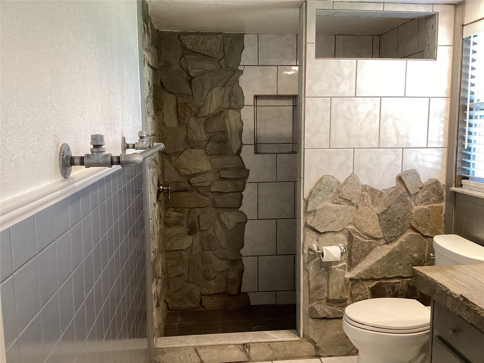 Image 37 of 82 For 6426 Drake Court