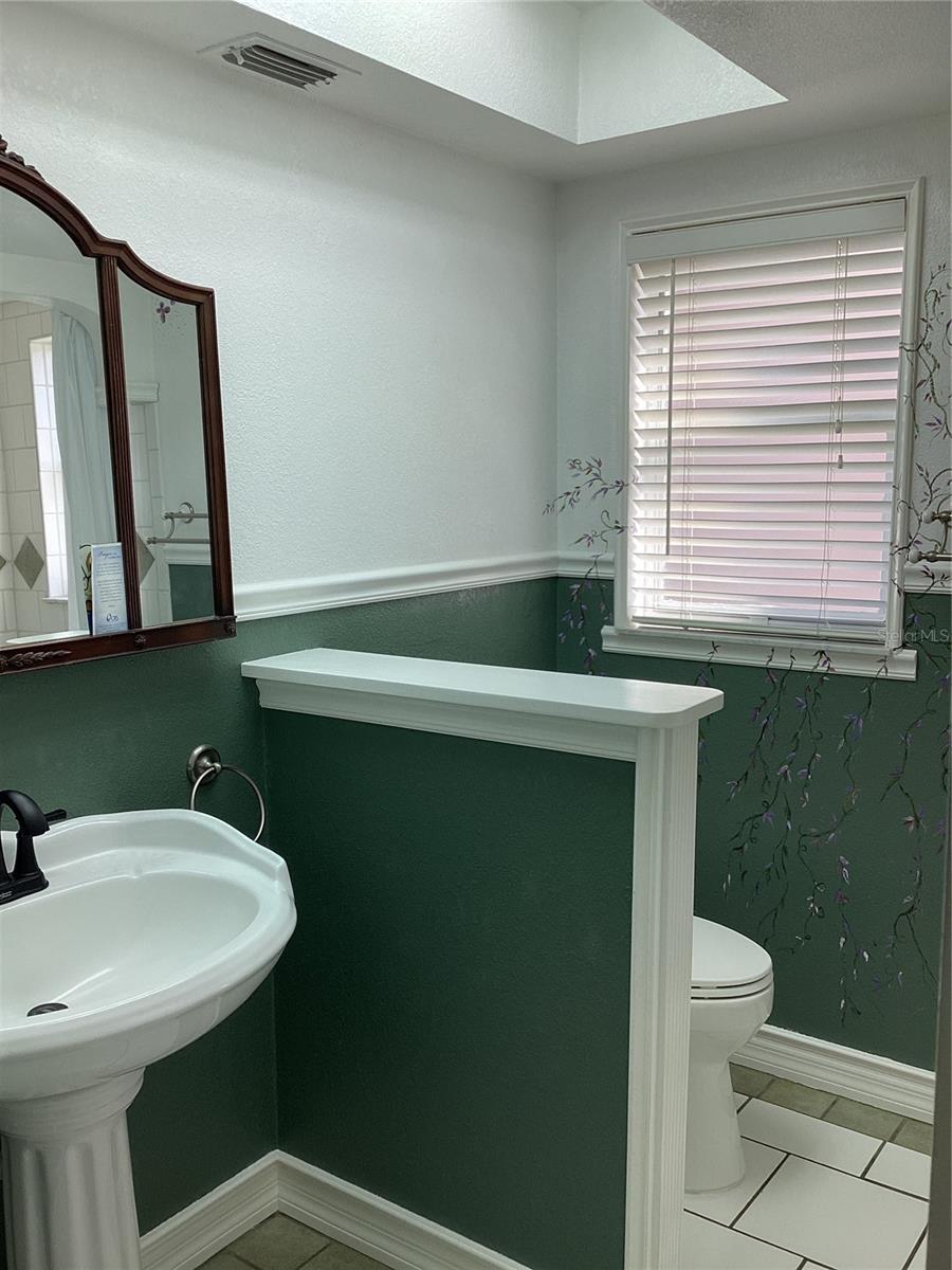 Image 42 of 82 For 6426 Drake Court