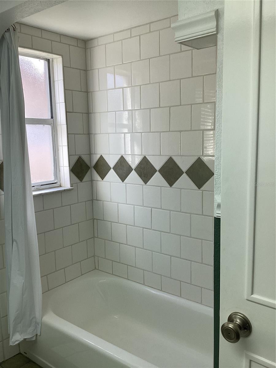 Image 44 of 82 For 6426 Drake Court