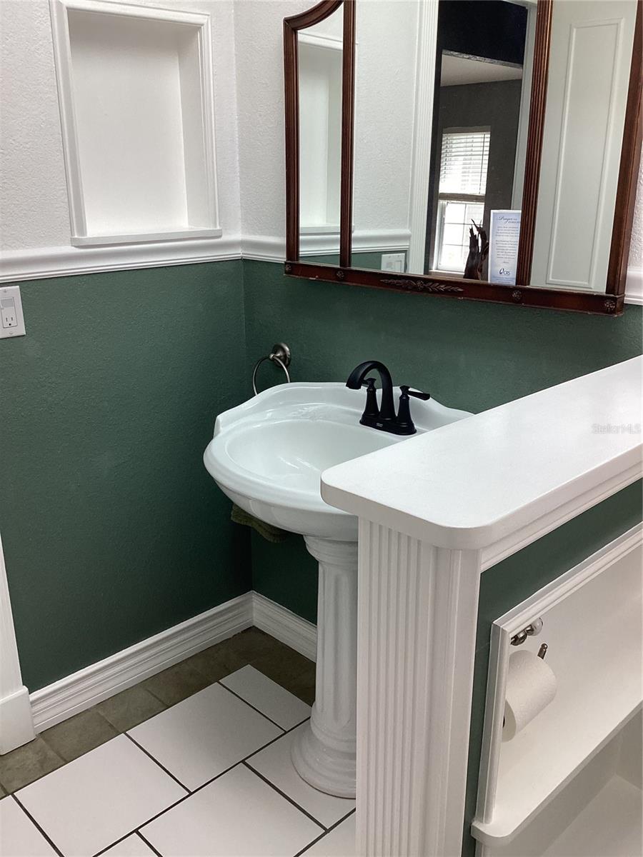 Image 47 of 82 For 6426 Drake Court