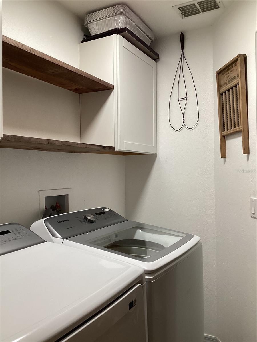 Image 54 of 82 For 6426 Drake Court