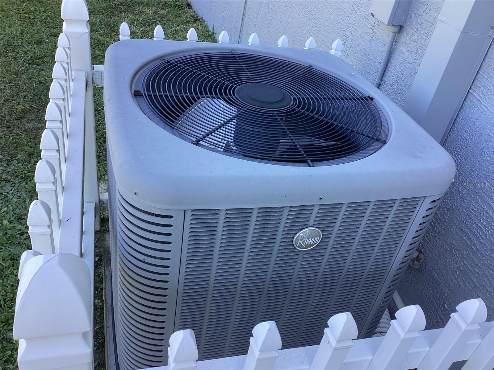 Image 7 of 82 For 6426 Drake Court