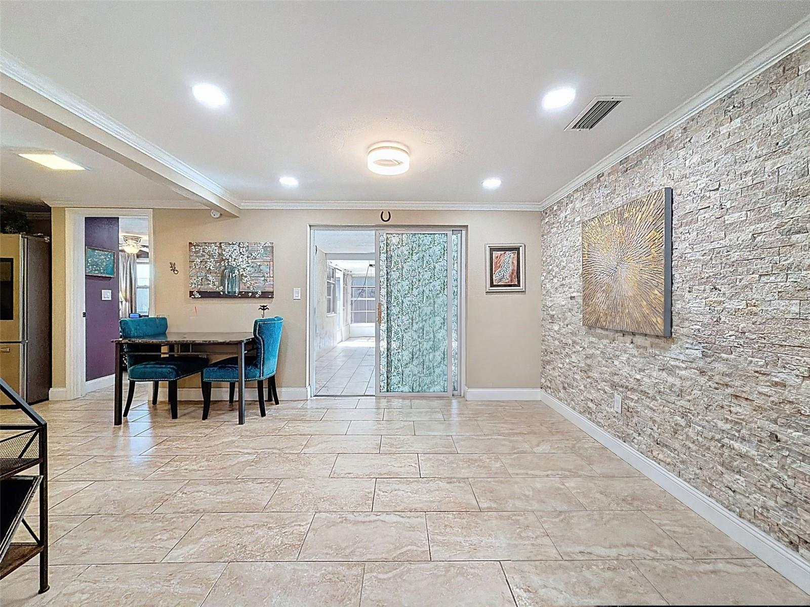 Image 6 of 53 For 3533 Madison Street